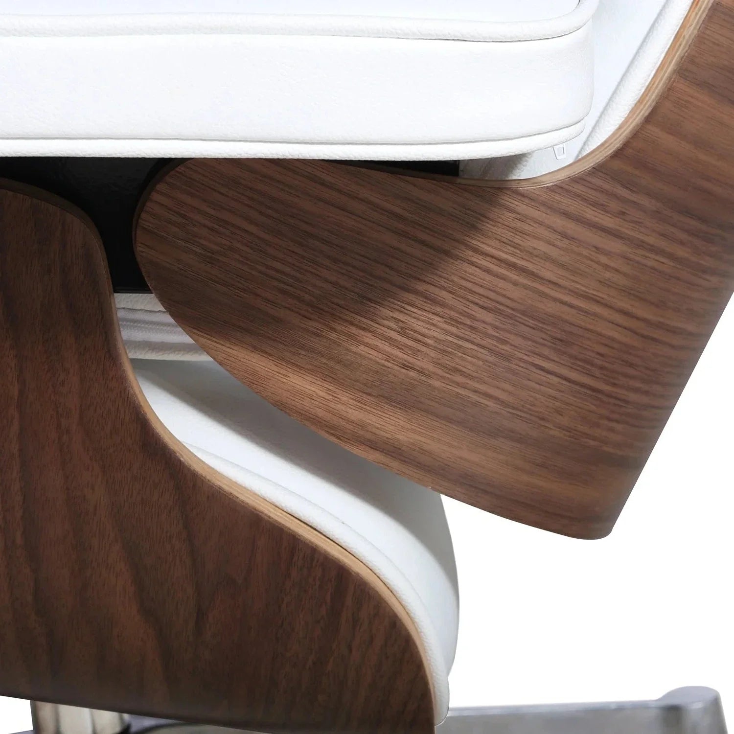 “Eames Lounge Chair & Ottoman in White Leather with Walnut Wood Finish – Mid-Century Modern Design”